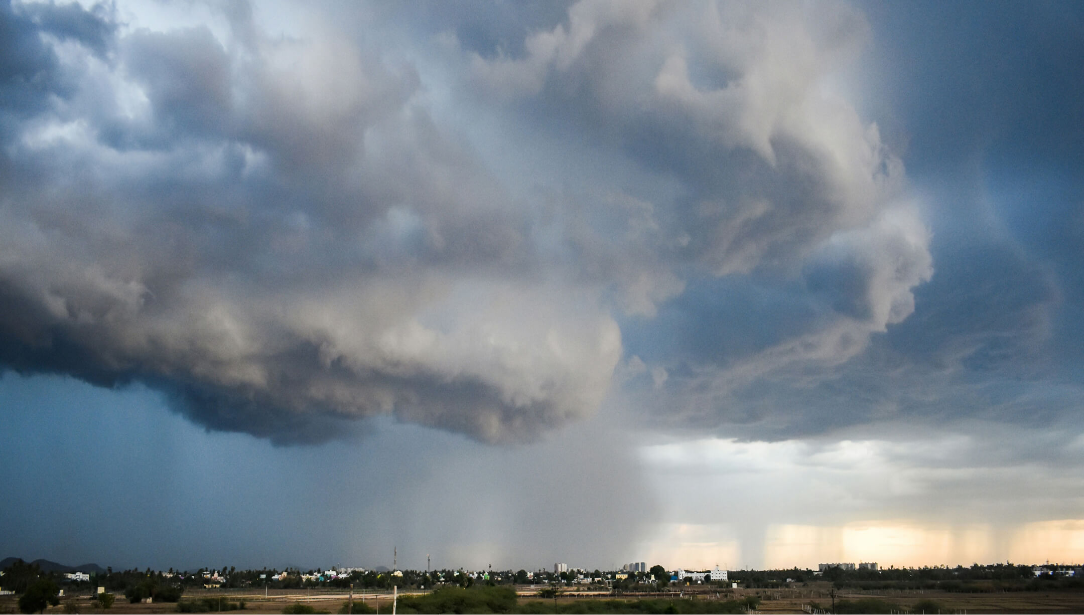 新田研究室（気候水循環研究室）研究内容イメージ　雷鳴